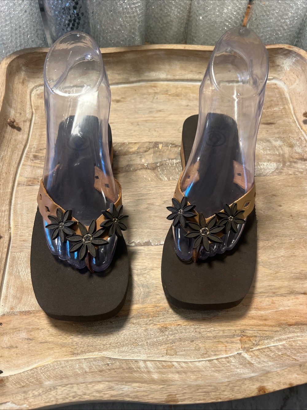 Reef Women's Black Floral Toe-Post Sandals with Tan Straps